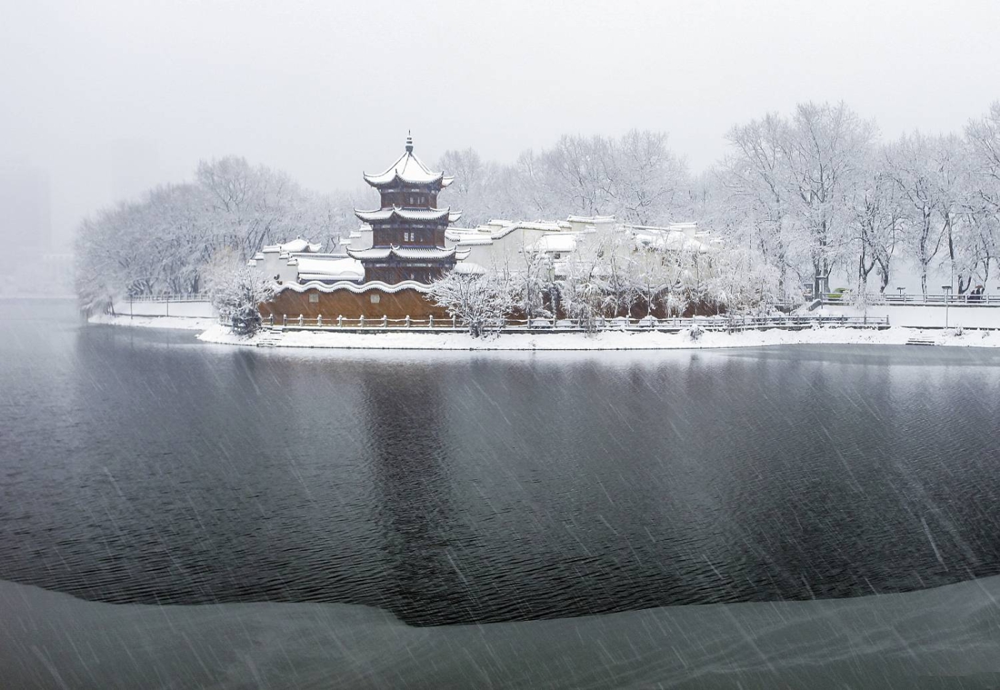 潘立《雪韵观音阁：浔阳江畔的古韵新妆》
