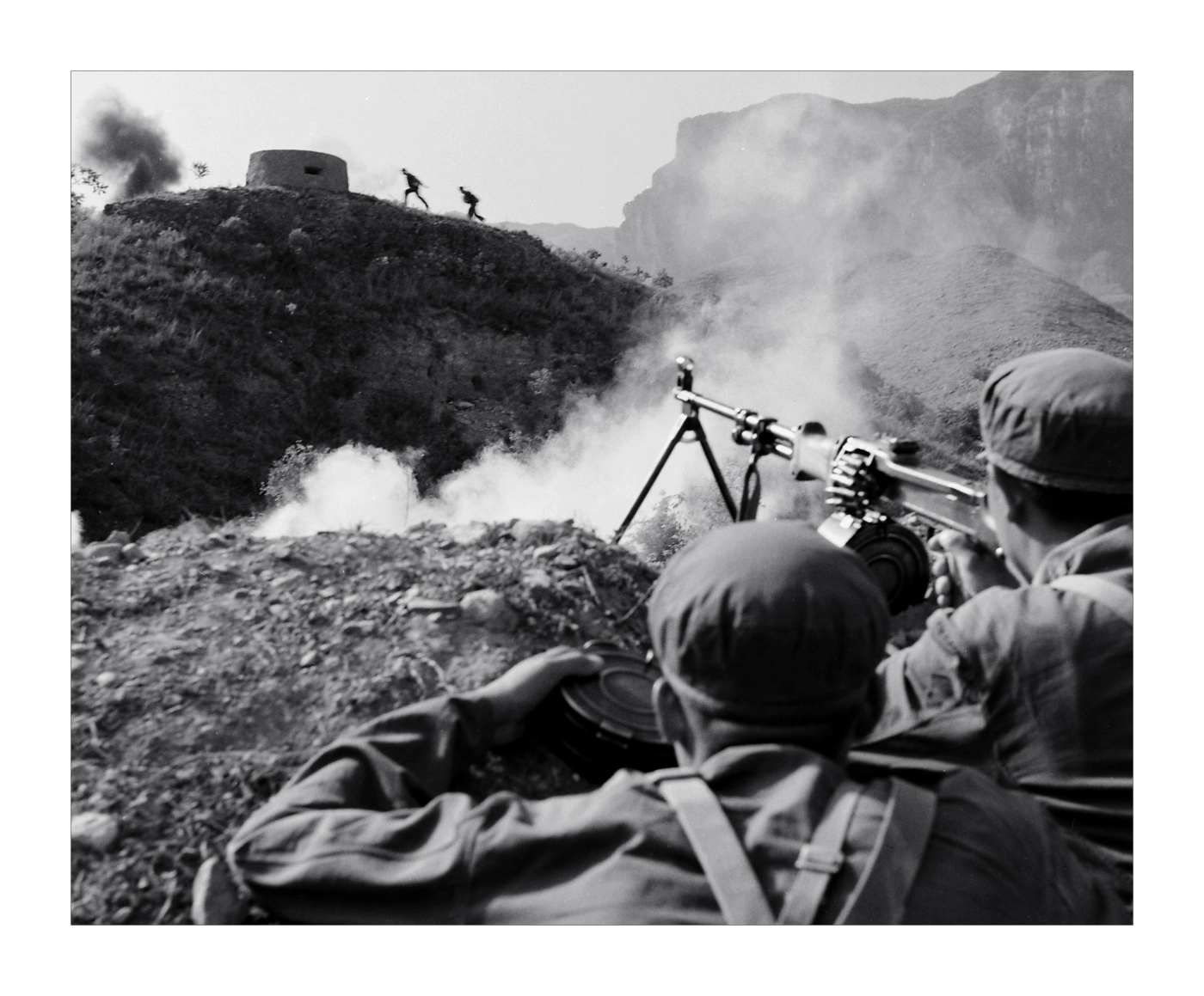 004《炸掉它》1984年获中国人民解放军全军影展铜奖